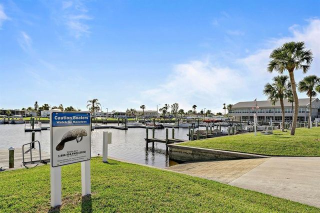 749 RIVERVIEW CIRCLE, North Port, FL 34287