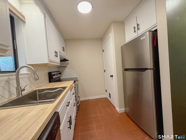 421 Emmett Street 2, Bristol, CT 06010