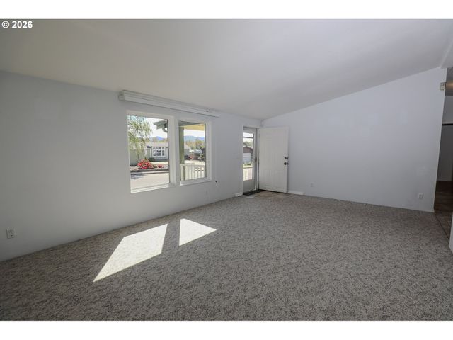 210 Nw TIMOTHY Ave, Winston, OR 97496