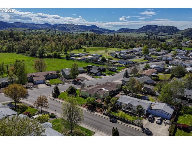 210 Nw TIMOTHY Ave, Winston, OR 97496