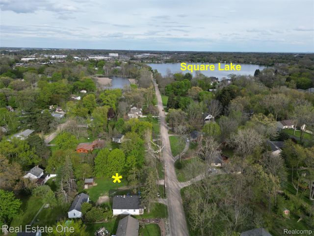 1850-1852 Ward Road, Bloomfield Charter Township, MI 48302