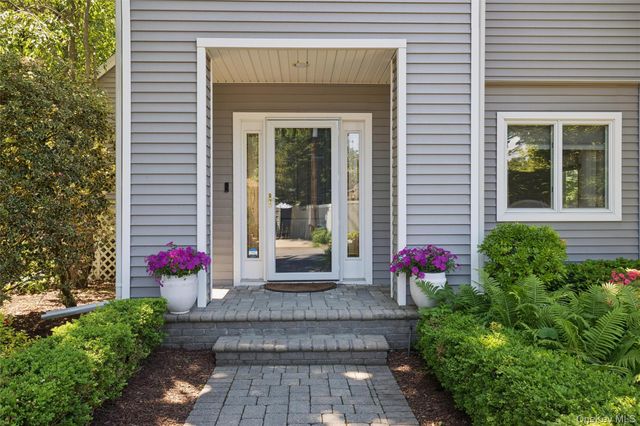 1040 Harrison Drive, Centerport, NY 11721