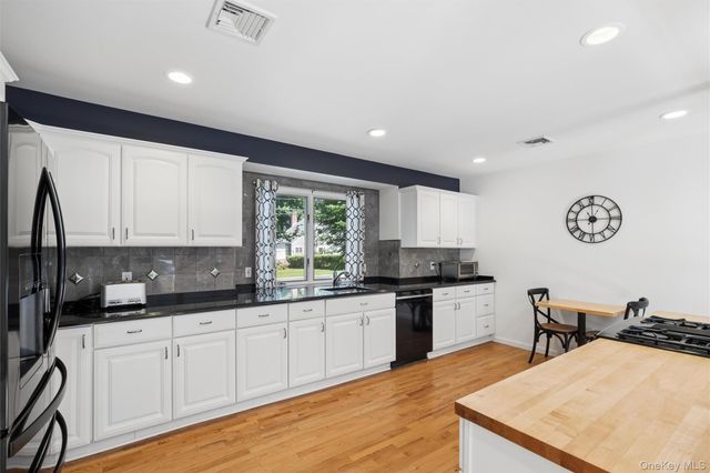 1040 Harrison Drive, Centerport, NY 11721