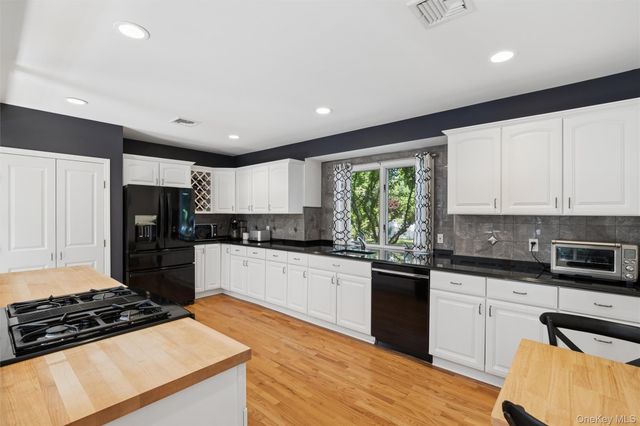 1040 Harrison Drive, Centerport, NY 11721