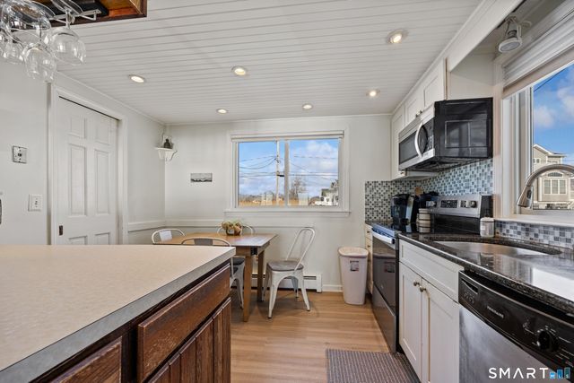 33 Beach Road West, Old Saybrook, CT 06475