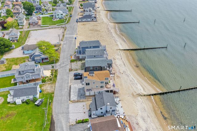33 Beach Road West, Old Saybrook, CT 06475