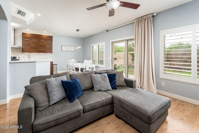 10012 E CAPRI Avenue, Mesa, AZ 85208