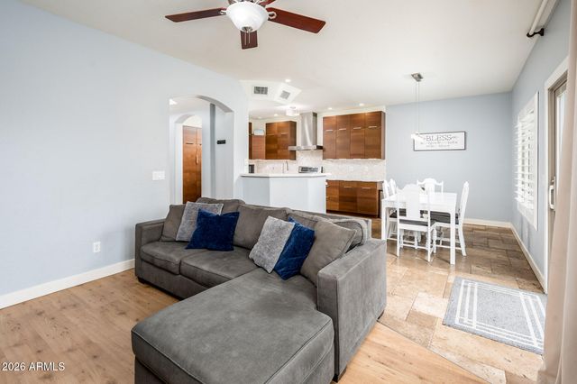 10012 E CAPRI Avenue, Mesa, AZ 85208