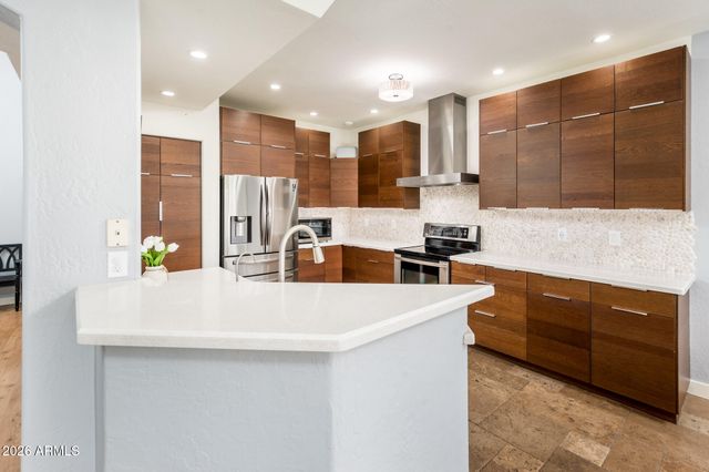 10012 E CAPRI Avenue, Mesa, AZ 85208