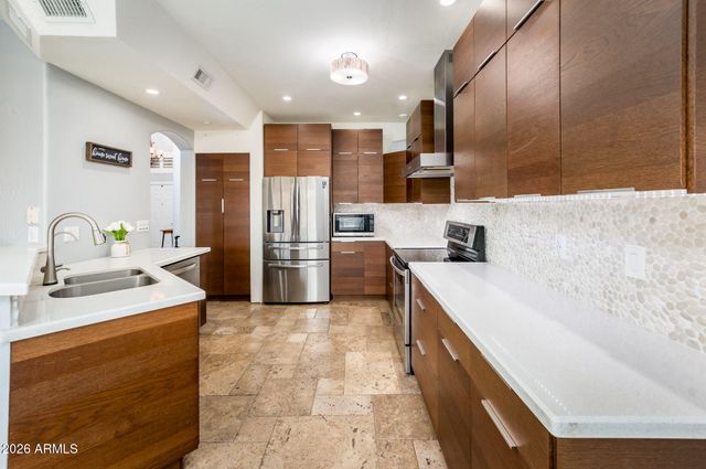 10012 E CAPRI Avenue, Mesa, AZ 85208