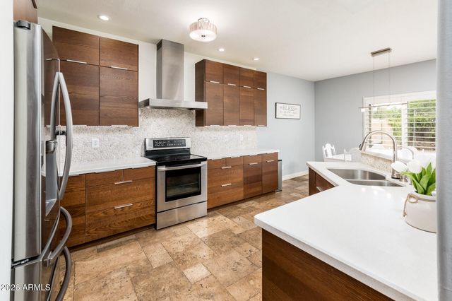 10012 E CAPRI Avenue, Mesa, AZ 85208