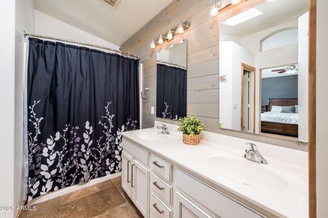 10012 E CAPRI Avenue, Mesa, AZ 85208