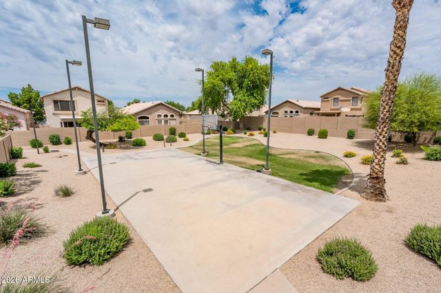 10012 E CAPRI Avenue, Mesa, AZ 85208