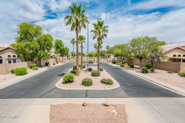 10012 E CAPRI Avenue, Mesa, AZ 85208