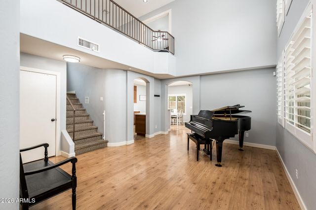 10012 E CAPRI Avenue, Mesa, AZ 85208