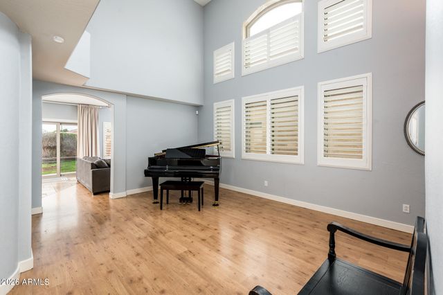 10012 E CAPRI Avenue, Mesa, AZ 85208