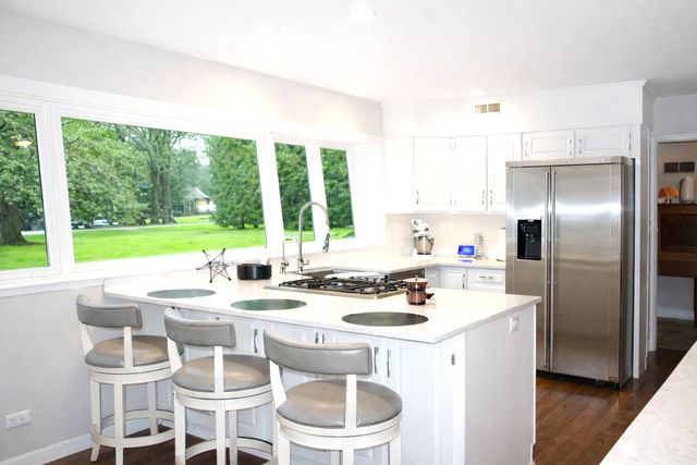 1316 Mineral Springs Road, Sterling, IL 61081