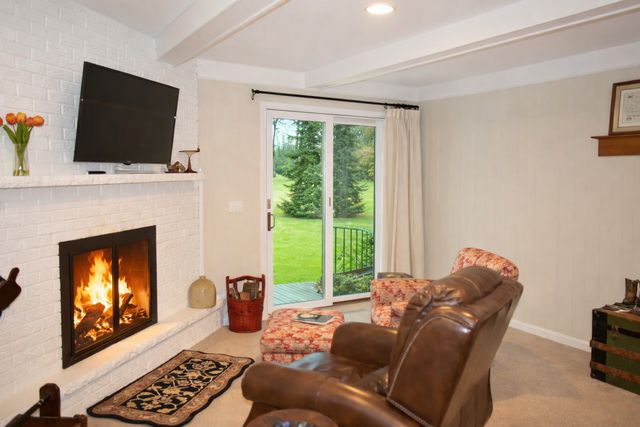 1316 Mineral Springs Road, Sterling, IL 61081