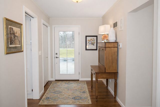 1316 Mineral Springs Road, Sterling, IL 61081