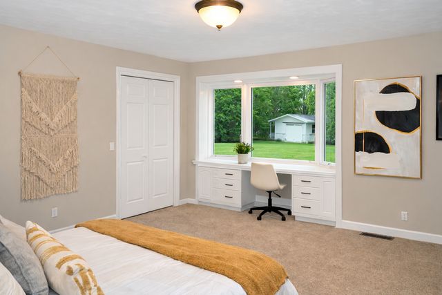 1316 Mineral Springs Road, Sterling, IL 61081