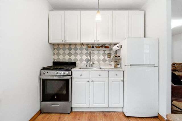 100-11 67th Road 107, Forest Hills, NY 11375