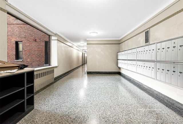 100-11 67th Road 107, Forest Hills, NY 11375