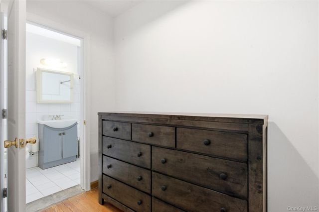 100-11 67th Road 107, Forest Hills, NY 11375