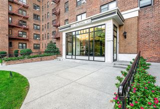 100-11 67th Road 107, Forest Hills, NY 11375
