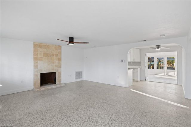 2631 Bayshore DR, Matlacha, FL 33993