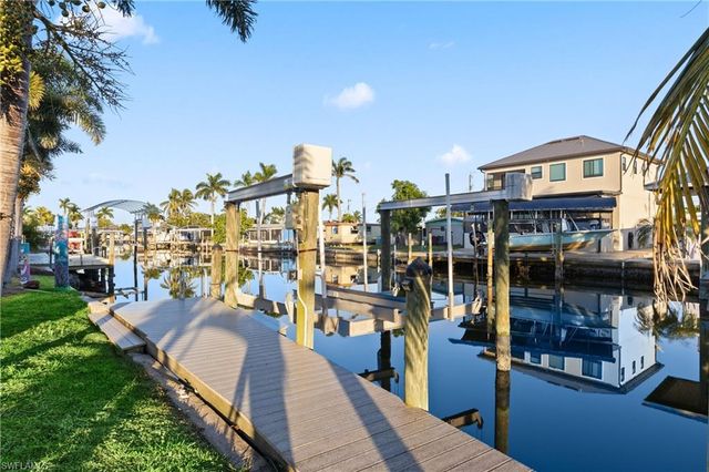 2631 Bayshore DR, Matlacha, FL 33993