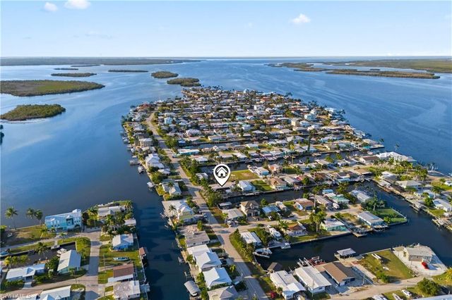 2631 Bayshore DR, Matlacha, FL 33993