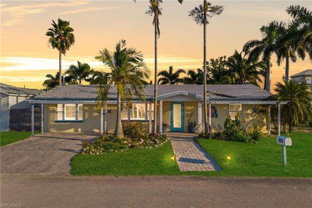 2631 Bayshore DR, Matlacha, FL 33993