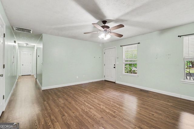 425 Tommy Thompson Way, Whitesburg, GA 30185