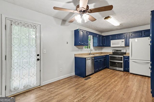 425 Tommy Thompson Way, Whitesburg, GA 30185