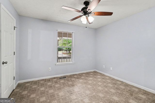 425 Tommy Thompson Way, Whitesburg, GA 30185
