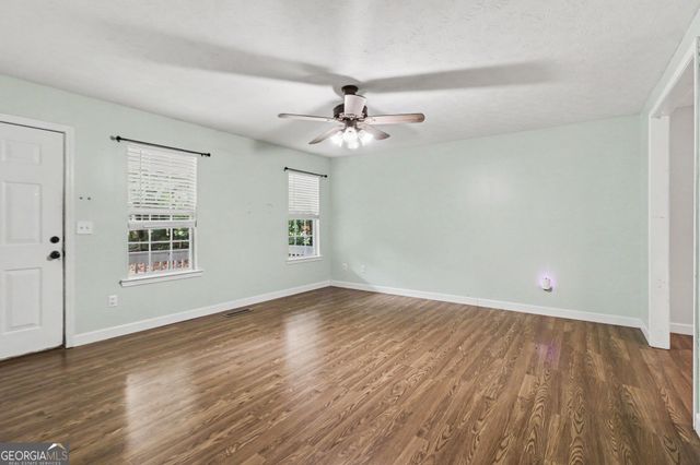 425 Tommy Thompson Way, Whitesburg, GA 30185