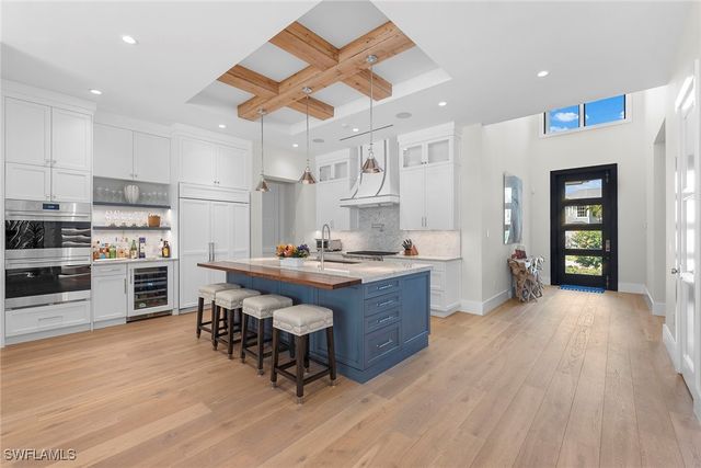 644 W Lake DR, Naples, FL 34102