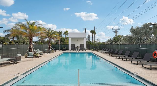 4465 Griffin Road A1E, Davie, FL 33314