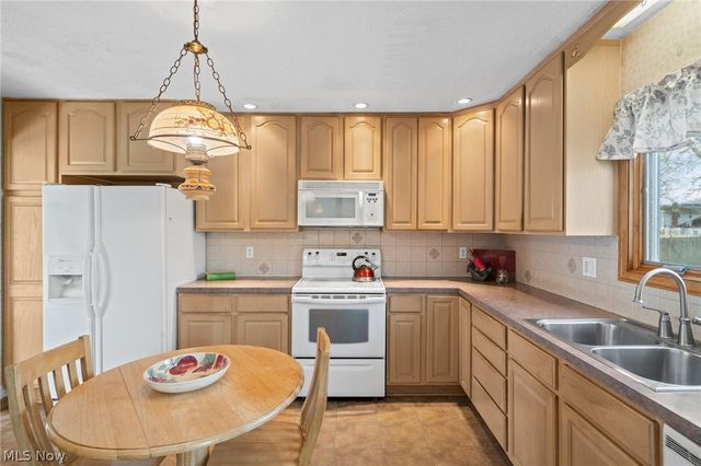 6512 Miller Drive, North Ridgeville, OH 44039