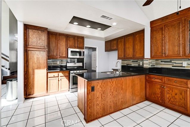 10 Bluff Point, Pomona, CA 91766