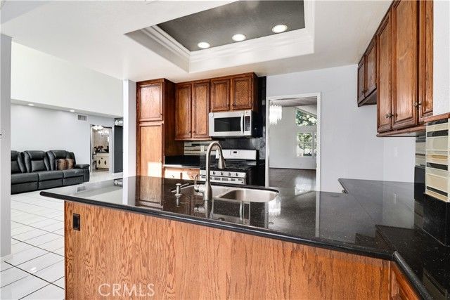 10 Bluff Point, Pomona, CA 91766