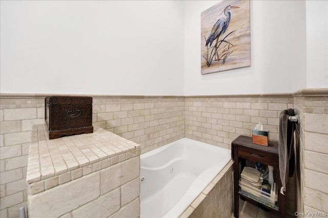 2 Harbor Lane 102, New Rochelle, NY 10805