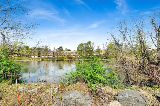 2 Harbor Lane 102, New Rochelle, NY 10805