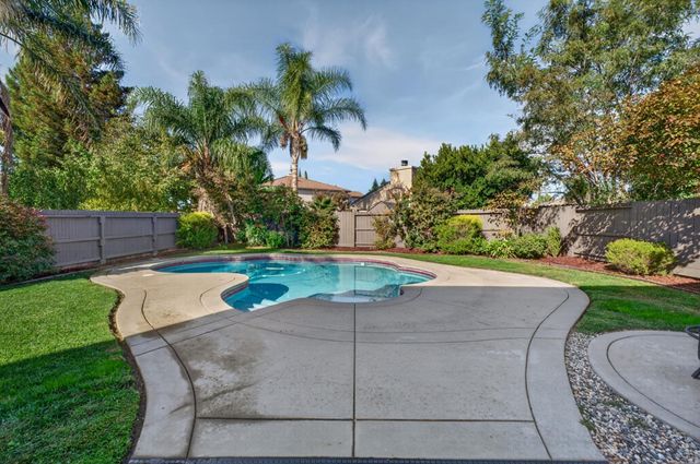 5409 Banfield Dr, Sacramento, CA 95835