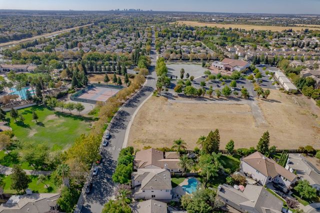 5409 Banfield Dr, Sacramento, CA 95835
