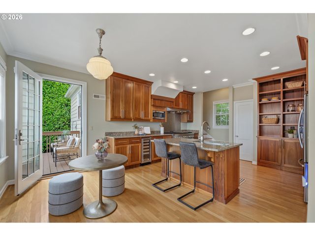 500 Nw MAYWOOD Dr, Portland, OR 97210