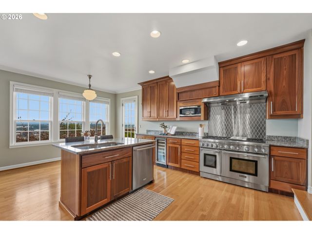 500 Nw MAYWOOD Dr, Portland, OR 97210