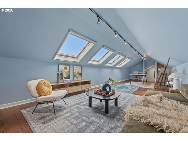 500 Nw MAYWOOD Dr, Portland, OR 97210