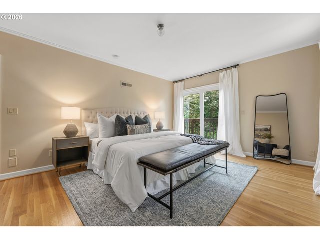 500 Nw MAYWOOD Dr, Portland, OR 97210