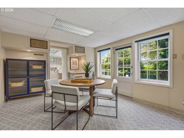 500 Nw MAYWOOD Dr, Portland, OR 97210